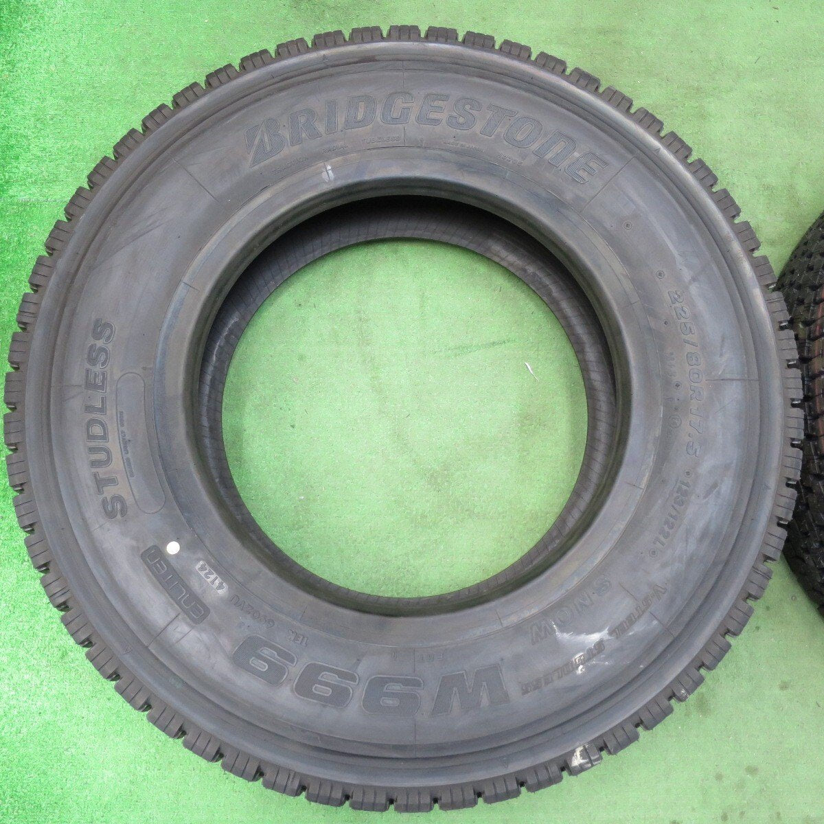 未使用！24年★トラック タイヤ 225/80R17.5 123/122L スタッドレス ブリヂストン W999 17.5インチ★5012908イスタ