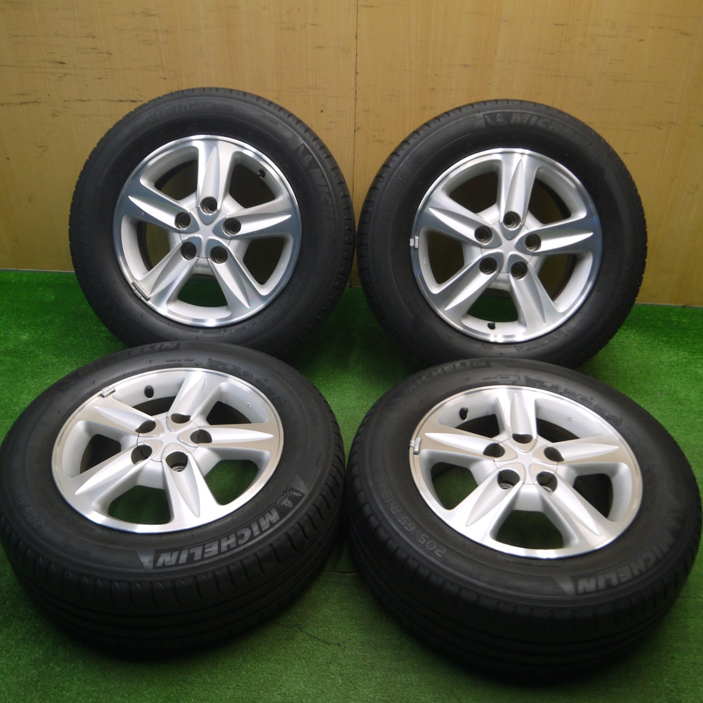 [送料無料] 4本価格★トヨタ 30系 エスティマ 純正 205/65R15 ミシュラン エナジーセイバー 15インチ PCD114.3/5H★4122306Hノ