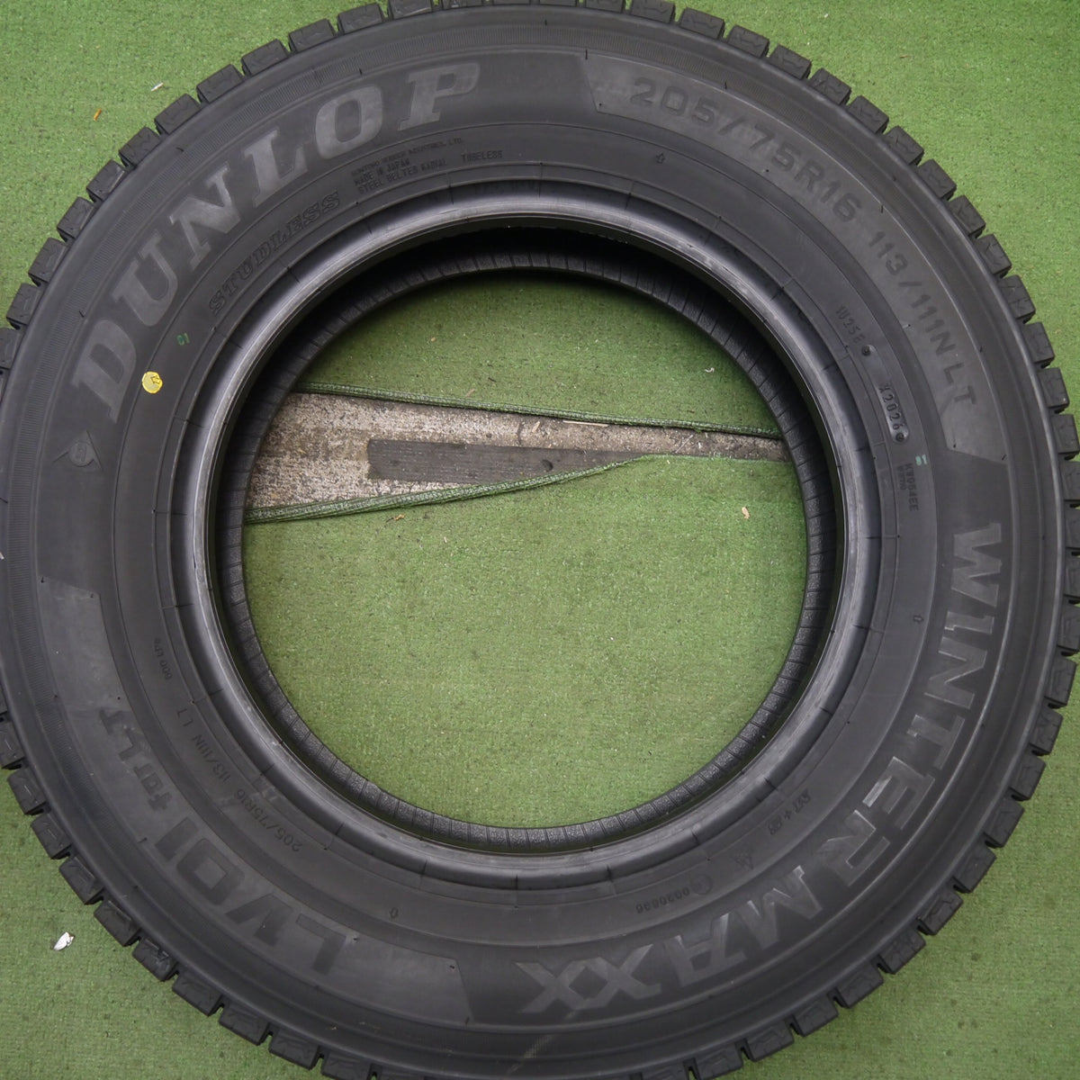 未使用！26年◎トラック タイヤ 205/75R16 113/111N スタッドレス ダンロップ ウインターマックス LV01 for LT 16インチ◎6090807Hスタ