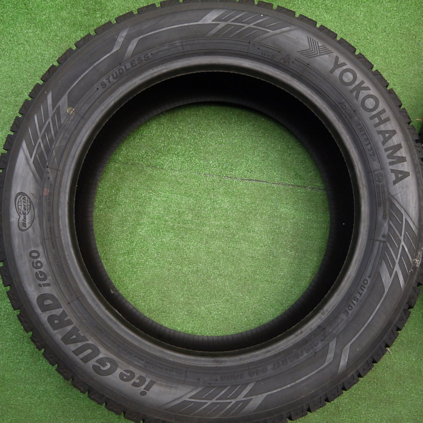 ほぼ未使用！22年★スタッドレス 215/55R17 ヨコハマ アイスガード iG60 タイヤ 17インチ セレナ ヤリスクロス ヴェゼル 等★5112507Hスタ