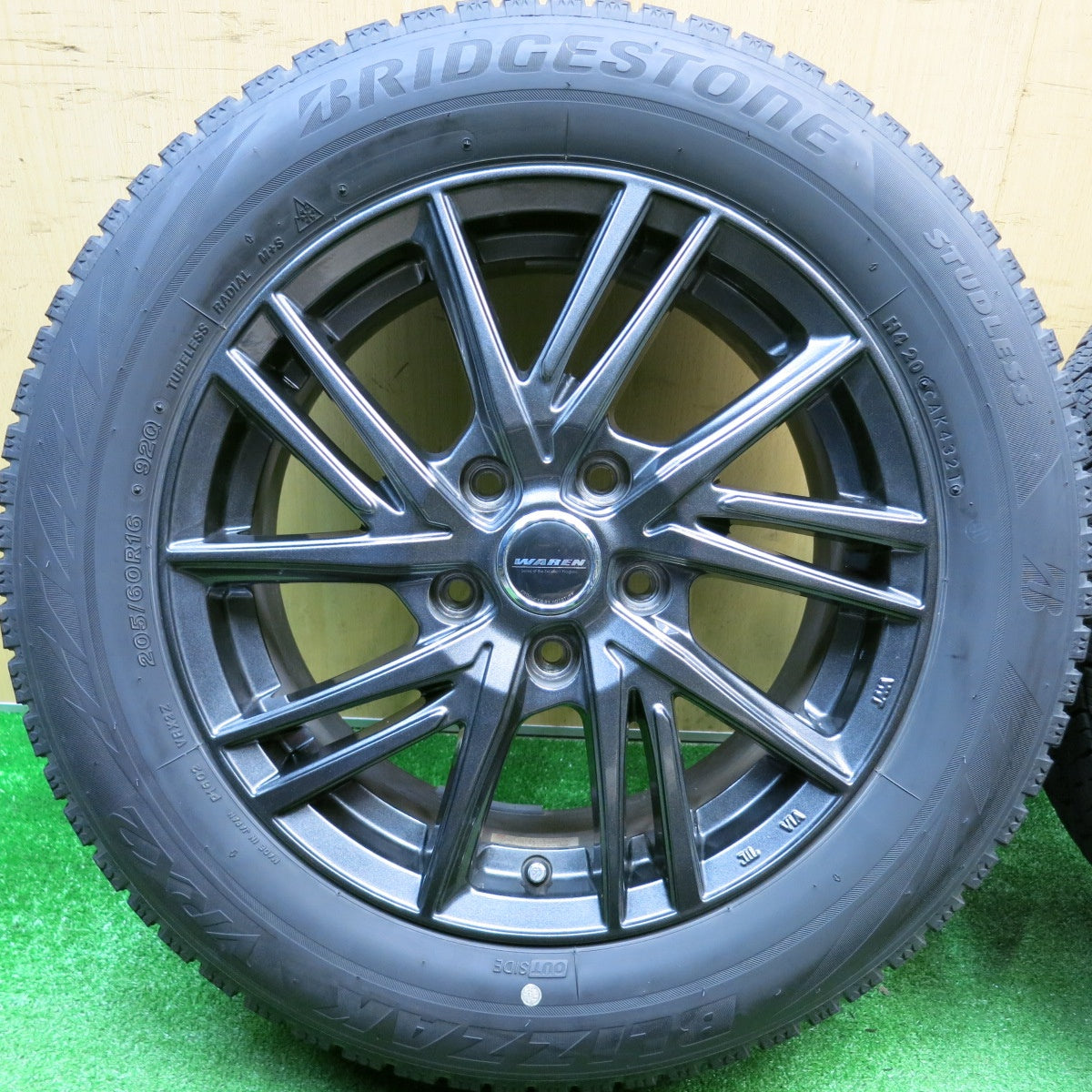 バリ溝！21年！キレイ！8.5分★スタッドレス 205/60R16 ブリヂストン ブリザック VRX2 WAREN ヴァーレン 16インチ PCD114.3/5H★5121112HAス