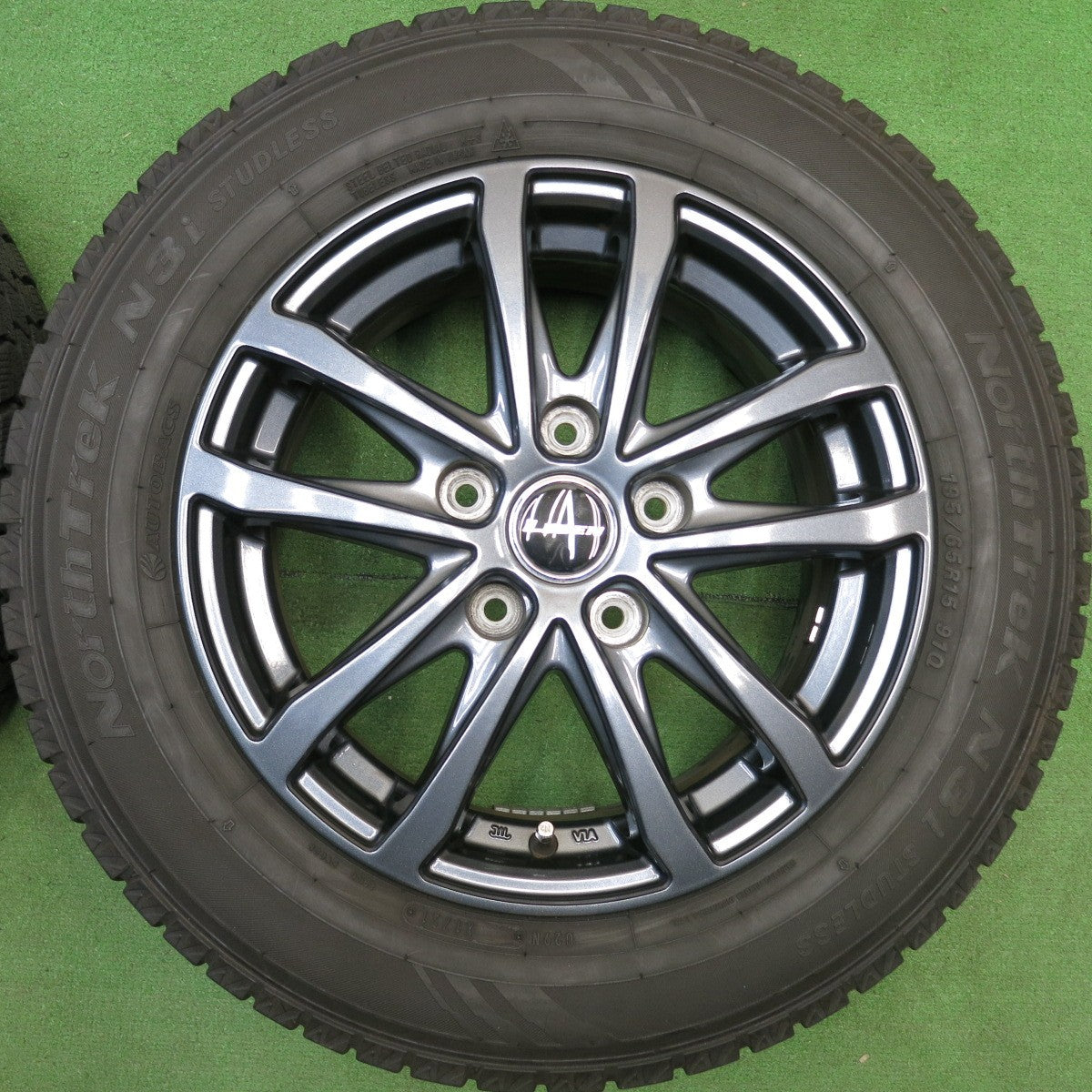 バリ溝！キレイ！8.5分★スタッドレス 195/65R15 オートバックス ノーストレック N3i LEBEN レーベン 15インチ PCD114.3/5H★6050202HAス