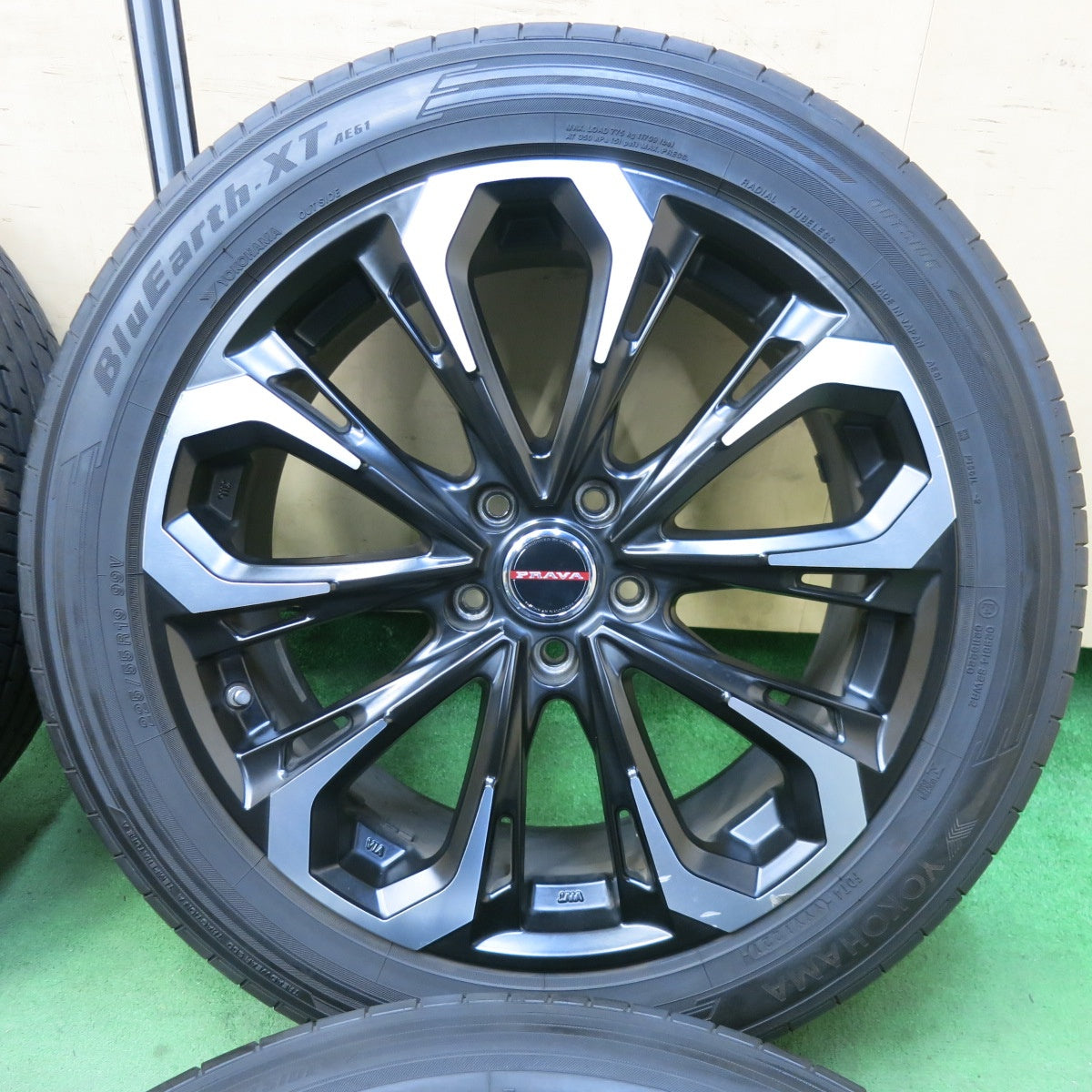 バリ溝！21年！9分★LEYSEEN PRAVA 5X 225/55R19 ヨコハマ BluEarth-XT AE61 19インチ レイシーン プラバ PCD114.3/5H★5062609SYノ