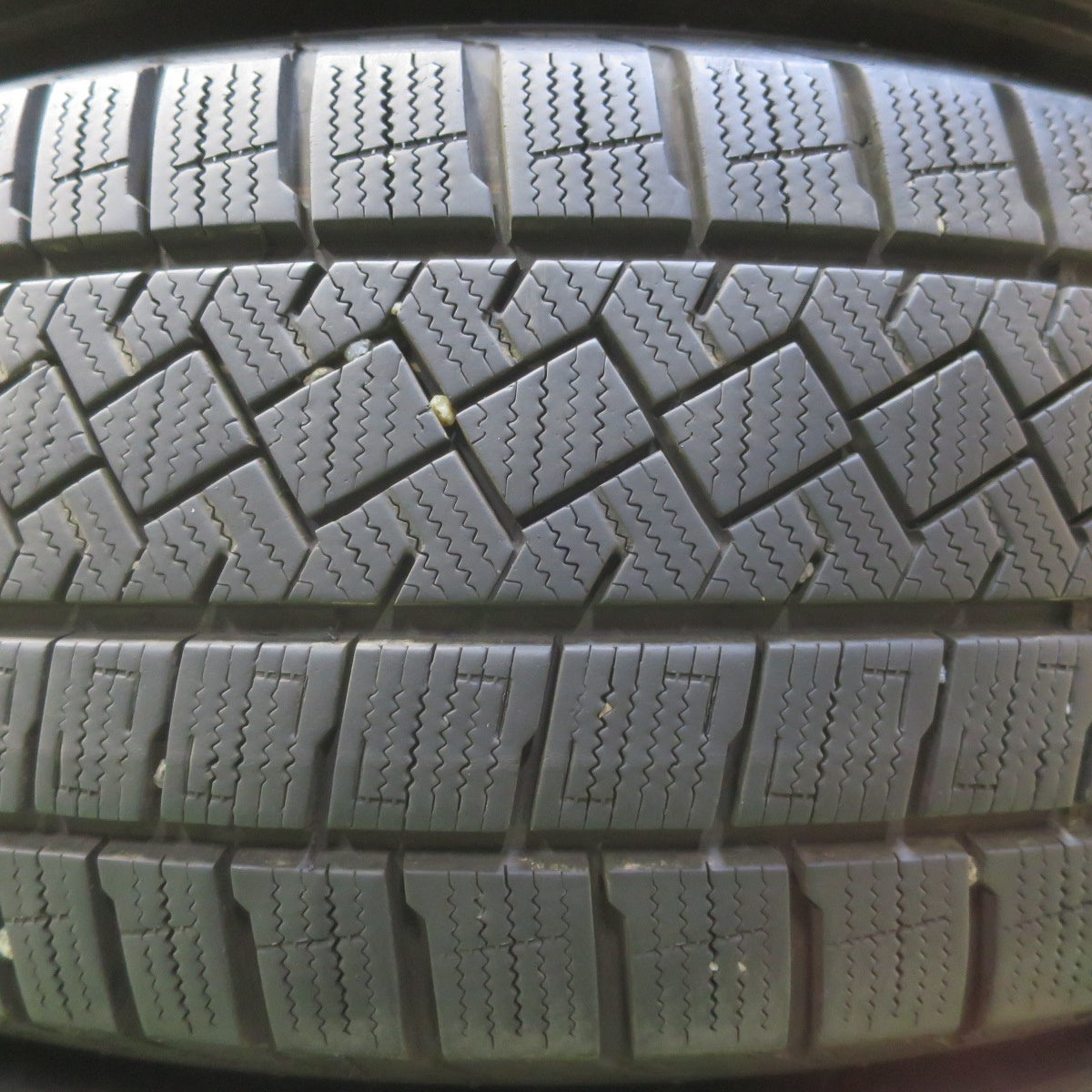 キレイ！22年◎スタッドレス 215/65R16 ピレリ アイスゼロ アシンメトリコ ECO FORME エコフォルム 16インチ PCD114.3/5H◎6080502IMス