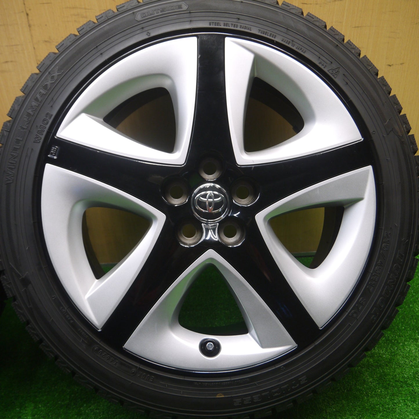 *送料無料* バリ溝！20年！9.5分以上★トヨタ 50系 プリウス ツーリング 純正 215/45R17 スタッドレス ダンロップ ウインターマックス WM02 PCD100/5H★4080701Hス