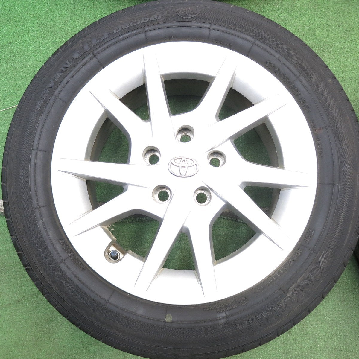 4本価格◎トヨタ 40系 プリウスα 純正 205/60R16 ヨコハマ アドバン dBデシベル 16インチ PCD114.3/5H◎6080905HAノ