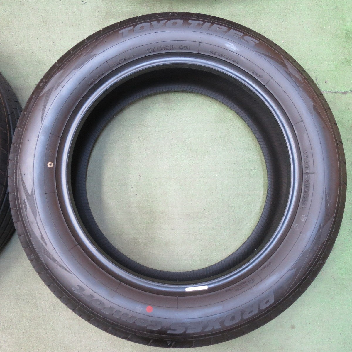 新車外し！26年★225/60R18 トーヨー プロクセス Comfort コンフォート タイヤ 18インチ 40系 アルファード ヴェルファイア ハリアー RAV4 等★6062412イノタ