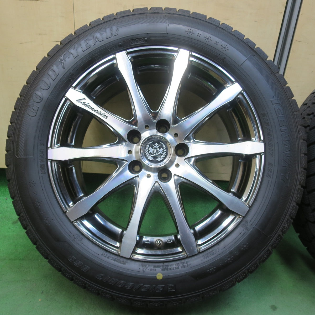 バリ溝！23年！9.5分★Lehrmeister NONINO 215/60R17 スタッドレス グッドイヤー アイスナビ7 レアマイスター ノニーノ 17インチ PCD114.3/5H★6010604イス