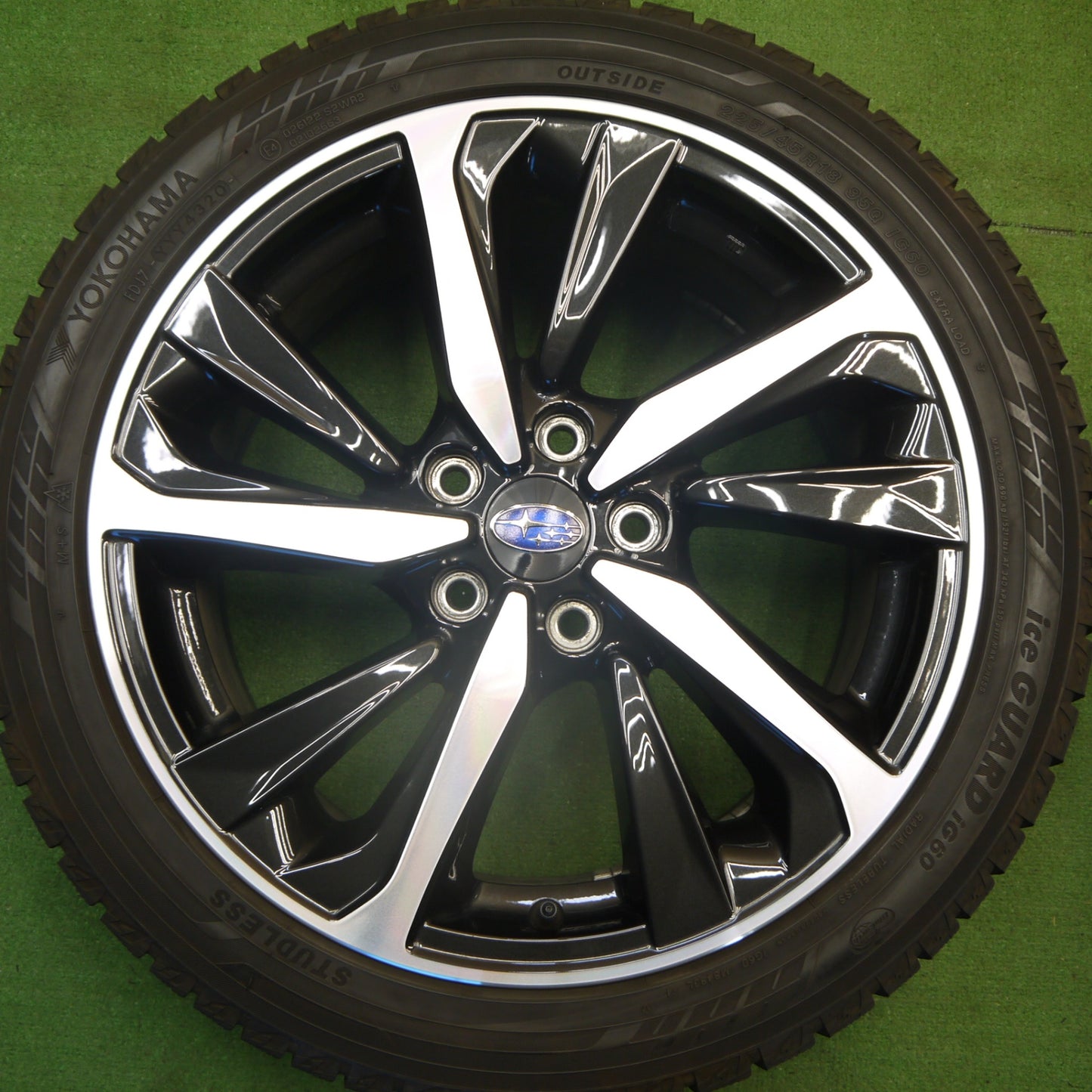 バリ溝！キレイ！8.5分★スバル VN レヴォーグ 純正 225/45R18 スタッドレス ヨコハマ アイスガード iG60 18インチ PCD114.3/5H★6040607Hス