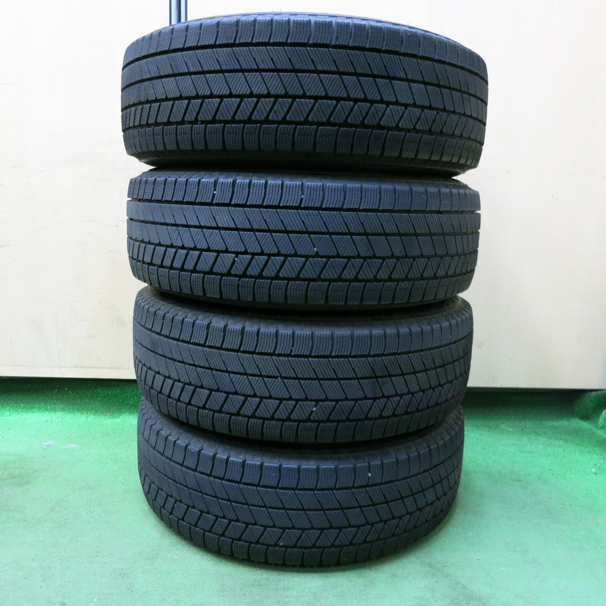 [送料無料] バリ溝！21年！キレイ！9.5分★スタッドレス 205/65R16 ブリヂストン ブリザック VRX3 TOPRUN トップラン 16インチ PCD114.3/5H★4122705SYス