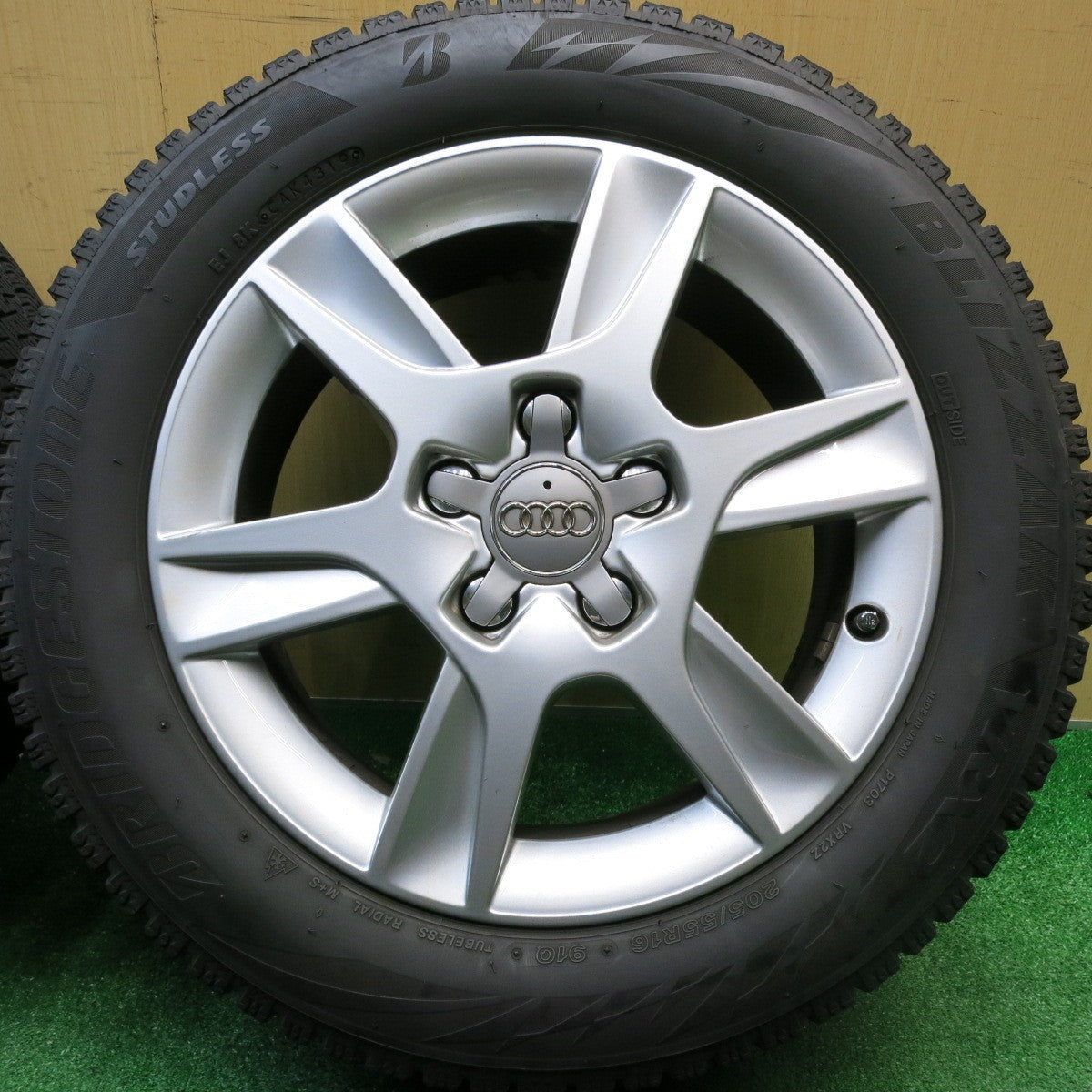 バリ溝！8.5分★アウディ A3 純正 205/55R16 スタッドレス ブリヂストン ブリザック VRX2 16インチ PCD112/5H★5111305HAス