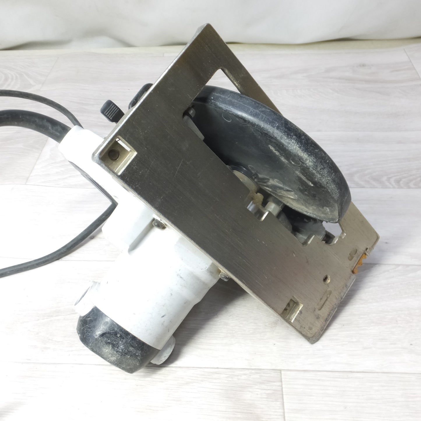 [送料無料] ◆makita マキタ 165mm 電子マルノコ 5732C 切断機 丸のこ 電動工具 100V◆