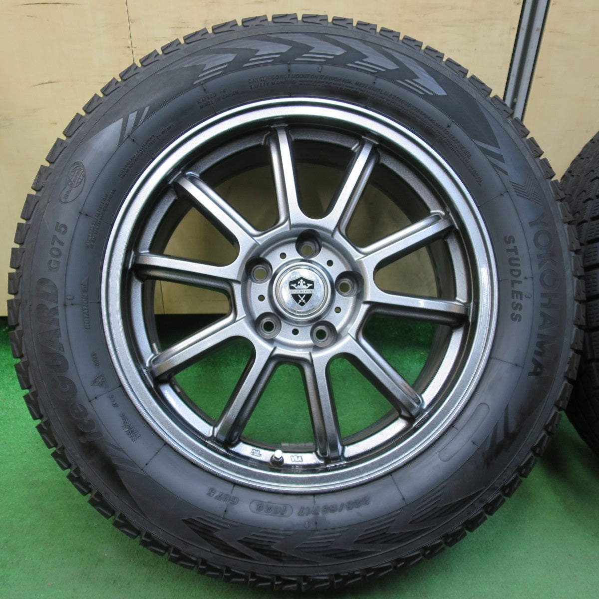 [送料無料] バリ溝！キレイ！9.5分★スタッドレス 225/65R17 ヨコハマ アイスガード G075 ESTROSA エステローザ 17インチ PCD114.3/5H★4120501イス