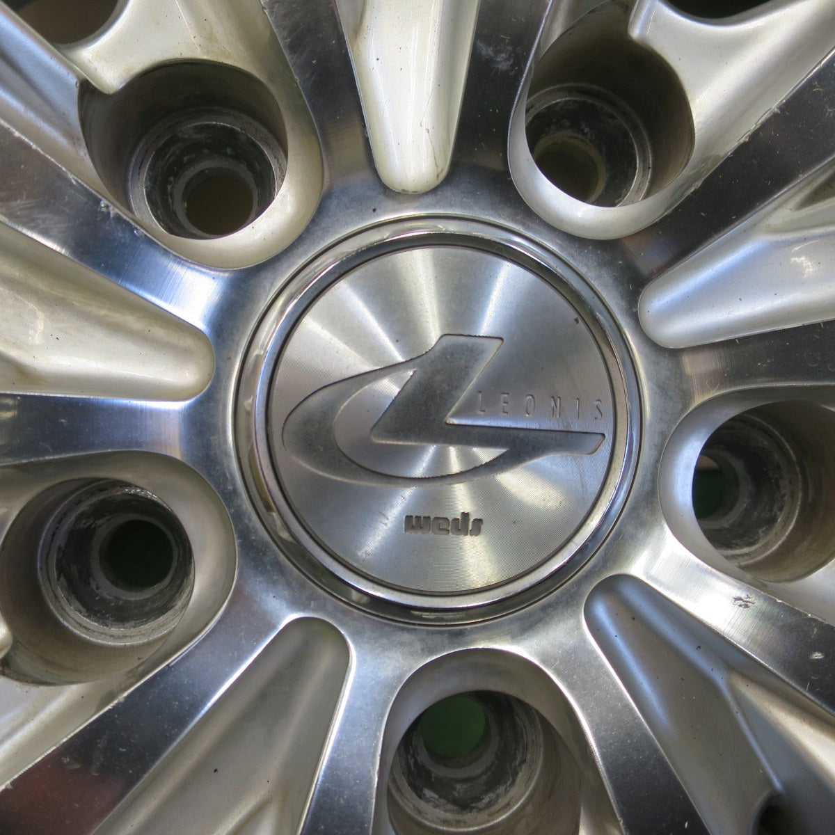 バリ溝！24年！9.5分★LEONIS FY 215/50R17 トーヨー トランパス MP7 レオニス 17インチ PCD114.3/5H★6051004IMノ