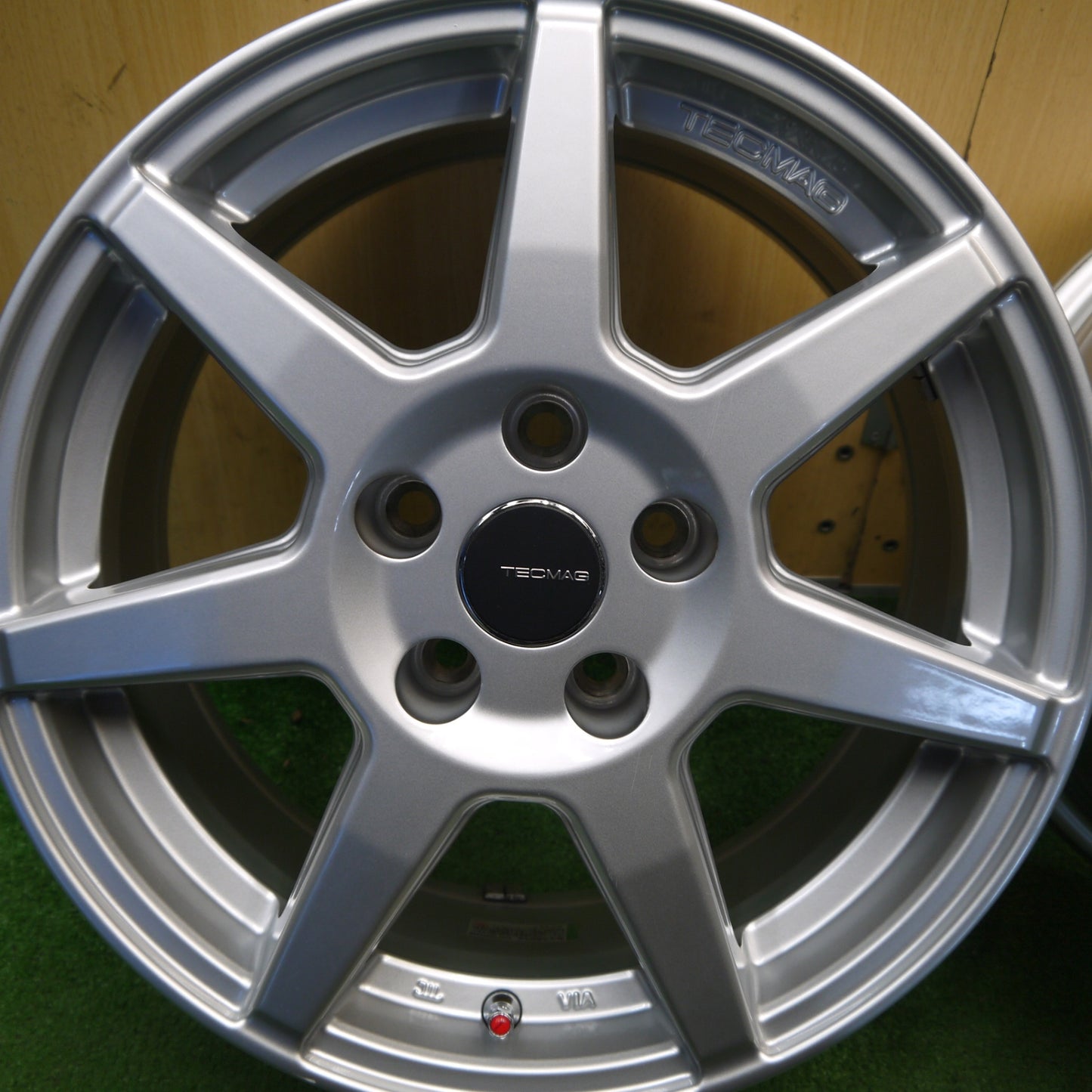 キレイ★JEEP ジープ 等 TECMAG Type 207R 16インチ ホイール テクマグ タイプ 207R 16×7J PCD110/5H★6040311Hホ