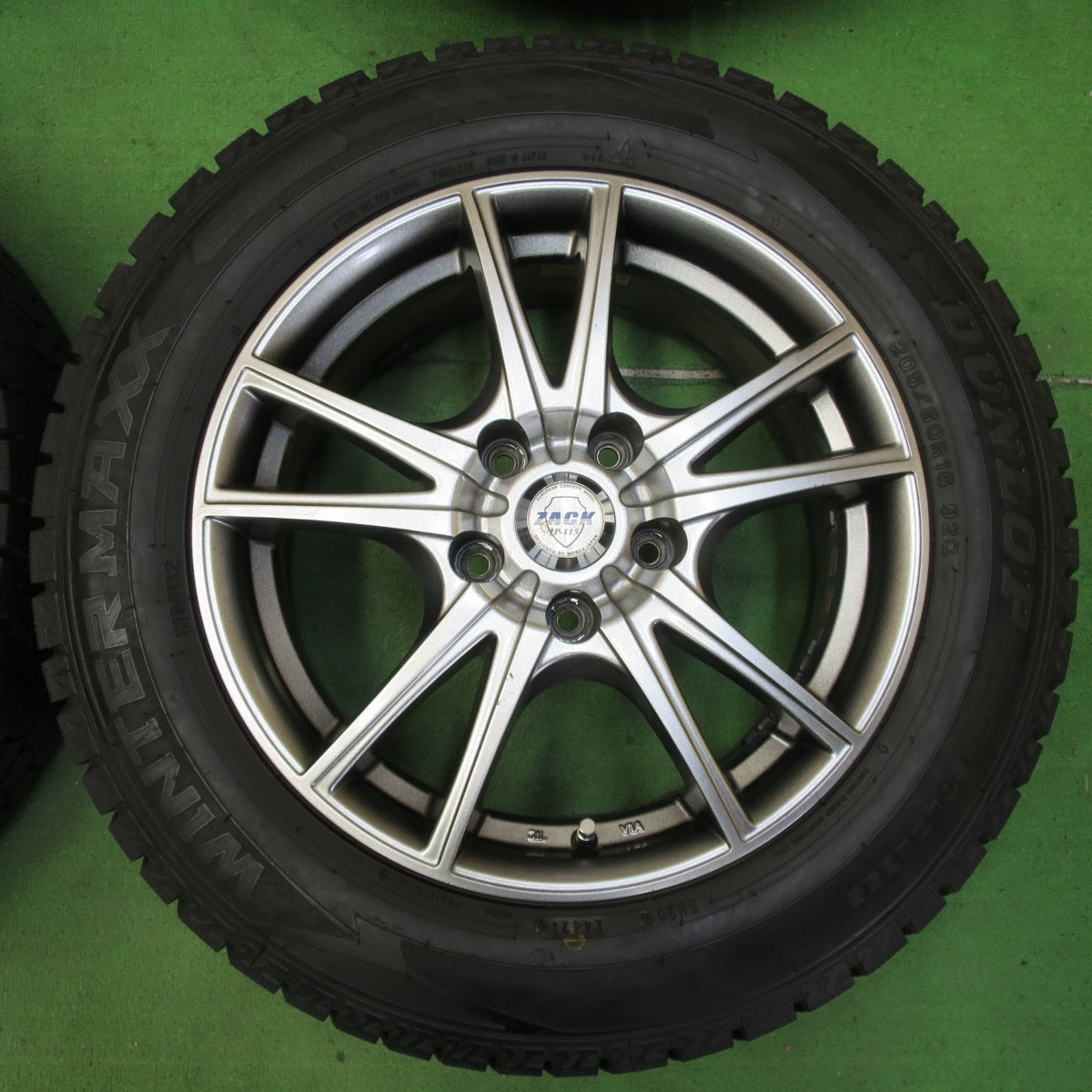 [送料無料] バリ溝！21年！9.5分★スタッドレス 205/60R16 ダンロップ ウインターマックス WM02 ZACK JP-115 MONZA PCD114.3/5H★4100404イス