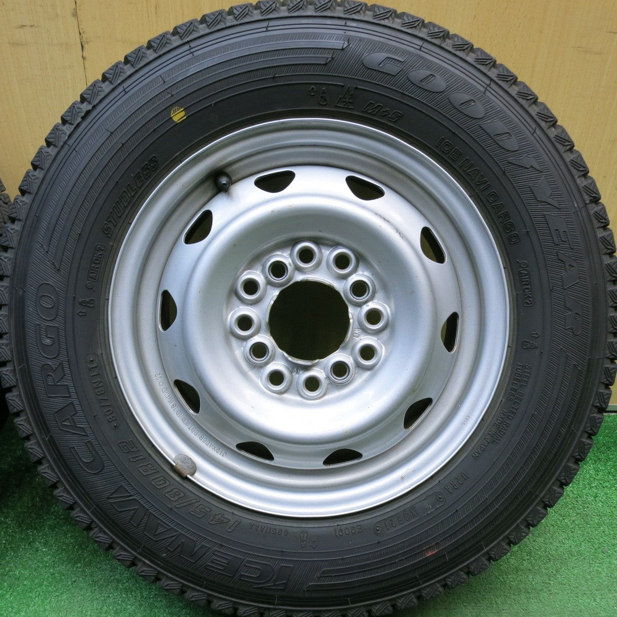 バリ溝！9分★スタッドレス 145/80R12 80/78N グッドイヤー アイスナビ CARGO スチール ホイール 12インチ カーゴ PCD100 110 114.3/4H マルチ★6032907HAス