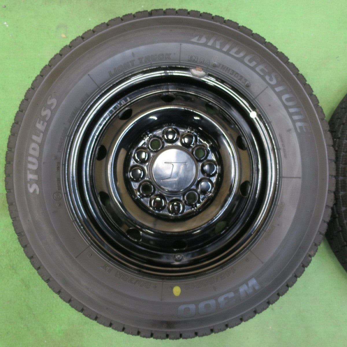 バリ溝！23年！キレイ！9.5分★スタッドレス 145/80R12 80/78N ブリヂストン W300 TOPY スチール 12インチ PCD100/4H★5033105イス