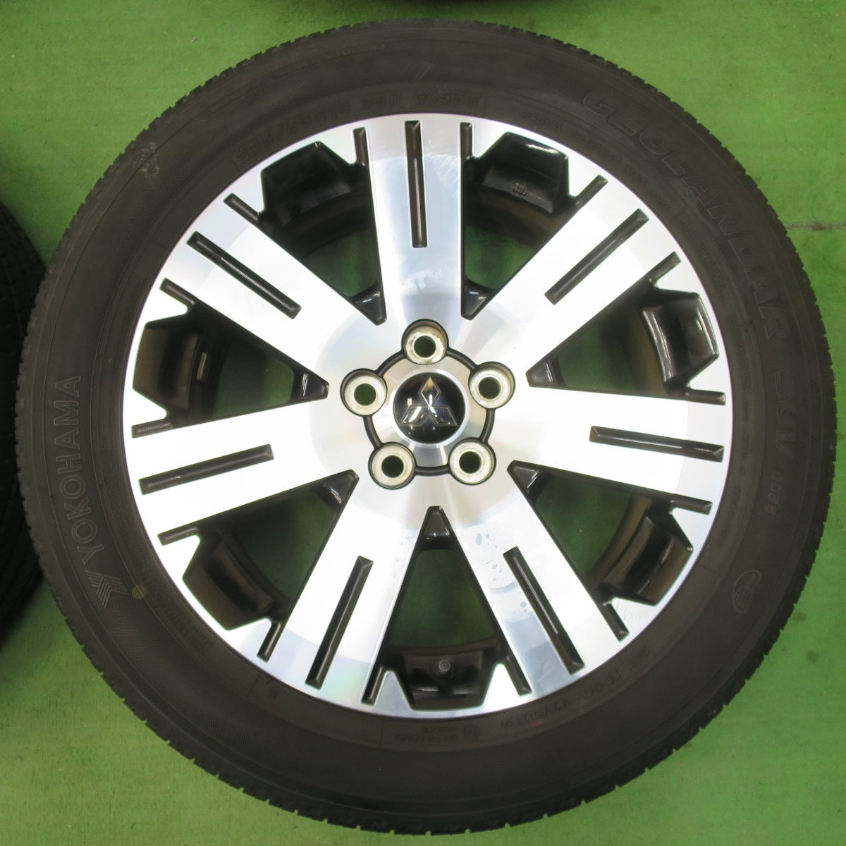 [送料無料] バリ溝！8.5分★三菱 デリカ D:5 純正 225/55R18 トーヨー A24 ヨコハマ ジオランダー SUV G055 18インチ D5 PCD114.3/5H★5031208イノ