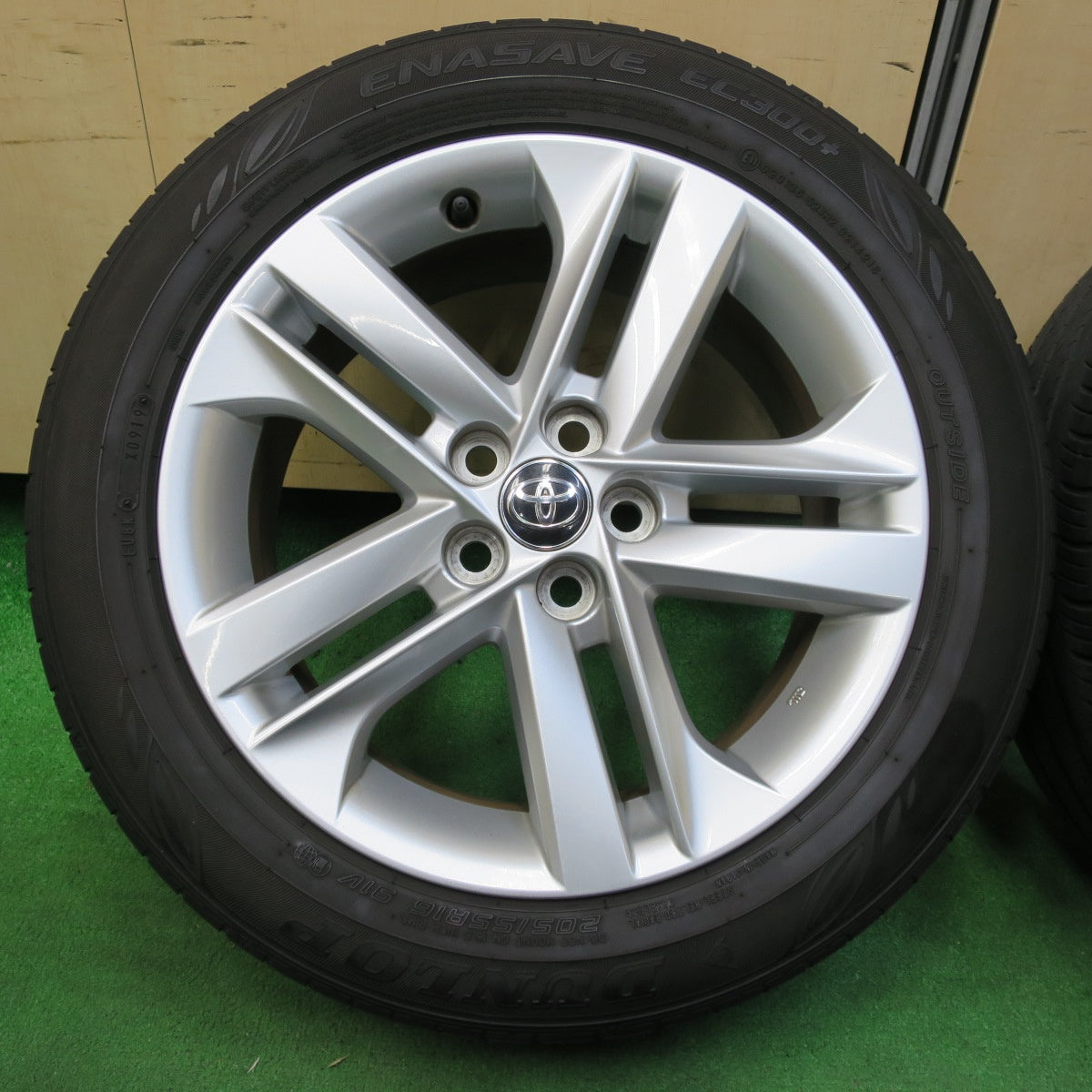 *送料無料* キレイ★トヨタ カローラ スポーツ 純正 205/55R16 ダンロップ エナセーブ EC300+ 16インチ PCD100/5H★4061809イノ