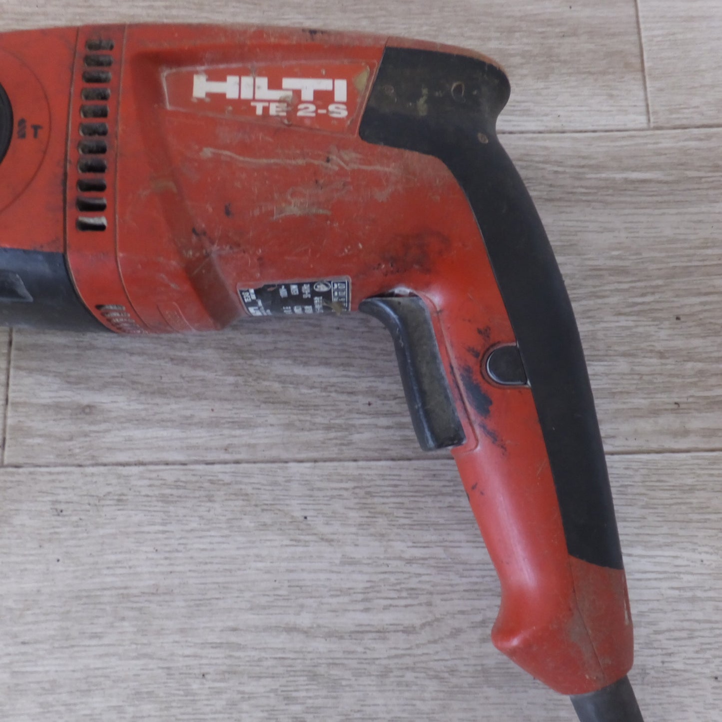 [送料無料] ★ヒルティ HILTI ロータリーハンマー TE2-S　100V～ 650W 50-60Hz★