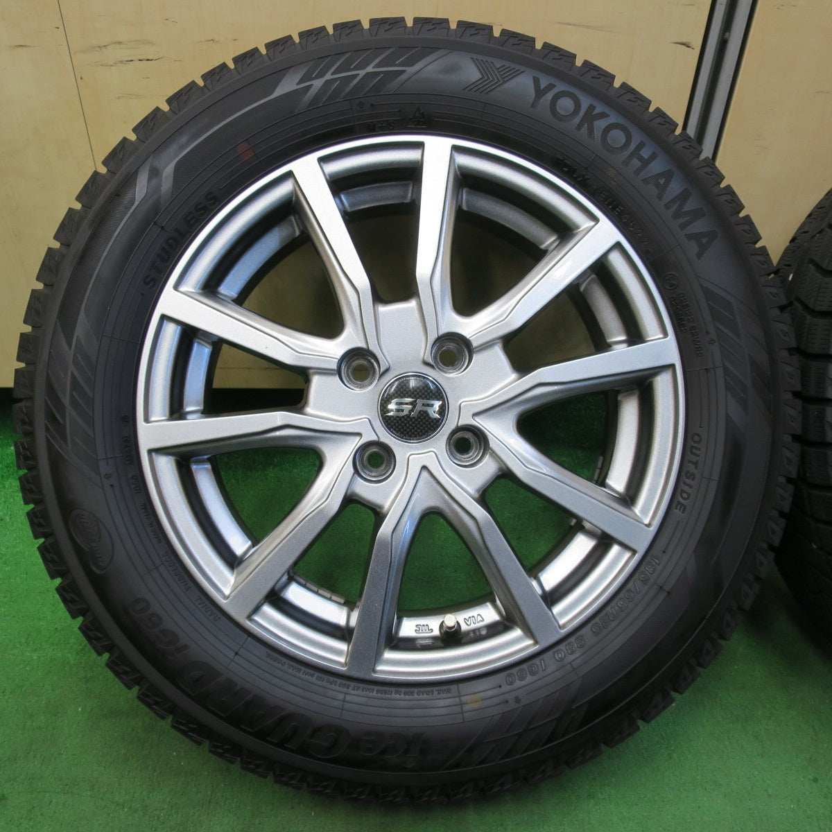 [送料無料] バリ溝！22年！キレイ！9.5分★スタッドレス 185/65R15 ヨコハマ アイスガード iG60 STRANGER ストレンジャー 15インチ PCD100/4H★4110808イス