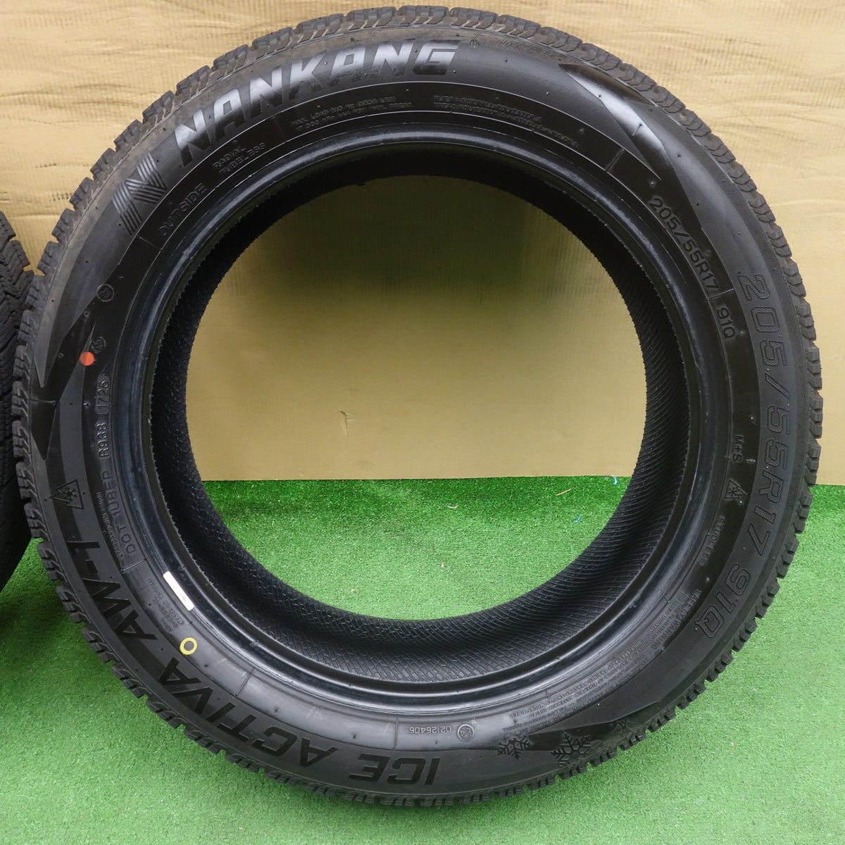 バリ溝！25年！ほぼ10分◎スタッドレス 205/55R17 ナンカン アイスアクティバ AW-1 タイヤ 17インチ ノア ヴォクシー プリウスα ステップワゴン 等◎6083002KTスタ