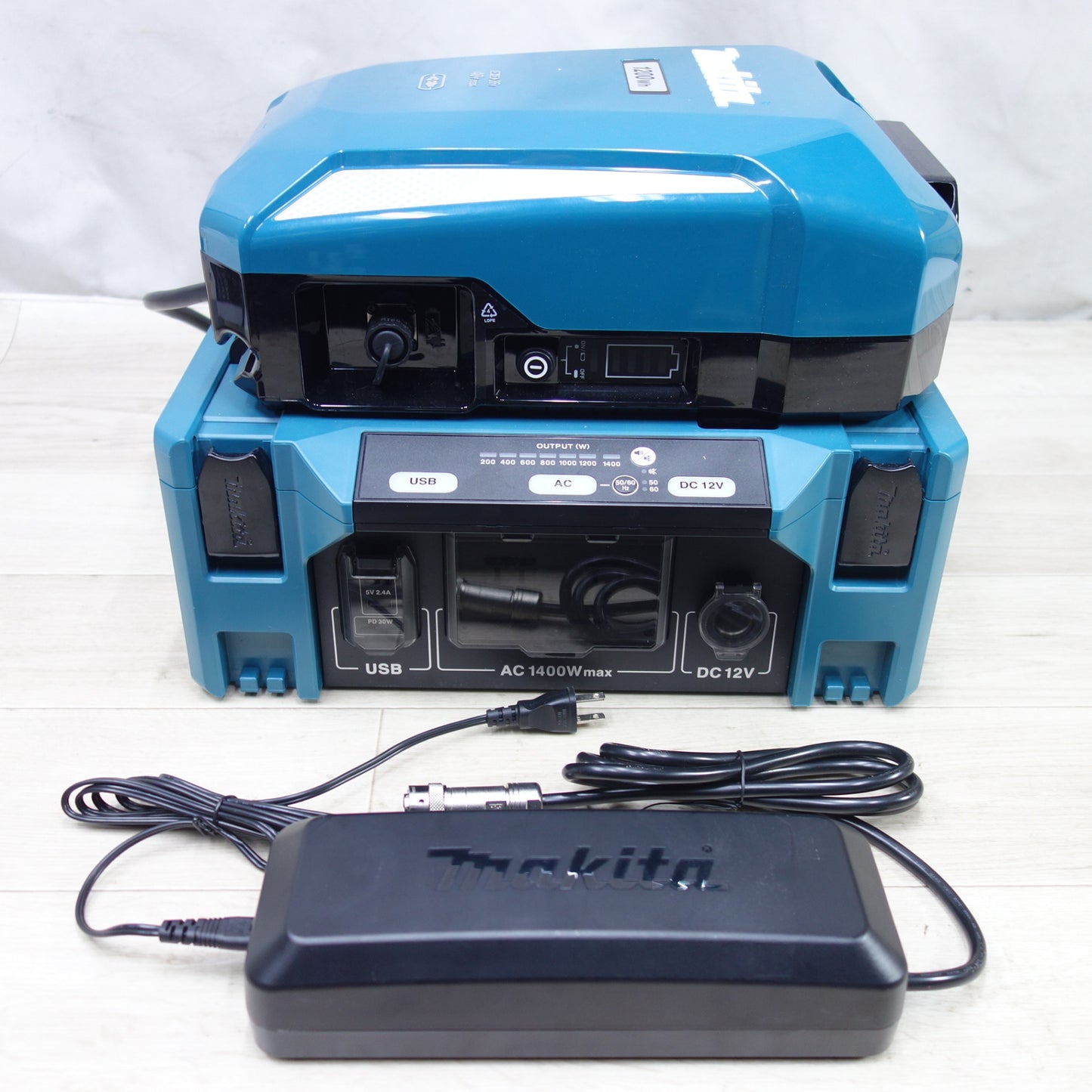 [送料無料] キレイ！付属品付◆マキタ ポータブル電源 ユニット PDC1200 DCACインバータ BAC01 バッテリー 電動 工具 防災 キャンプ 野外 Makita◆