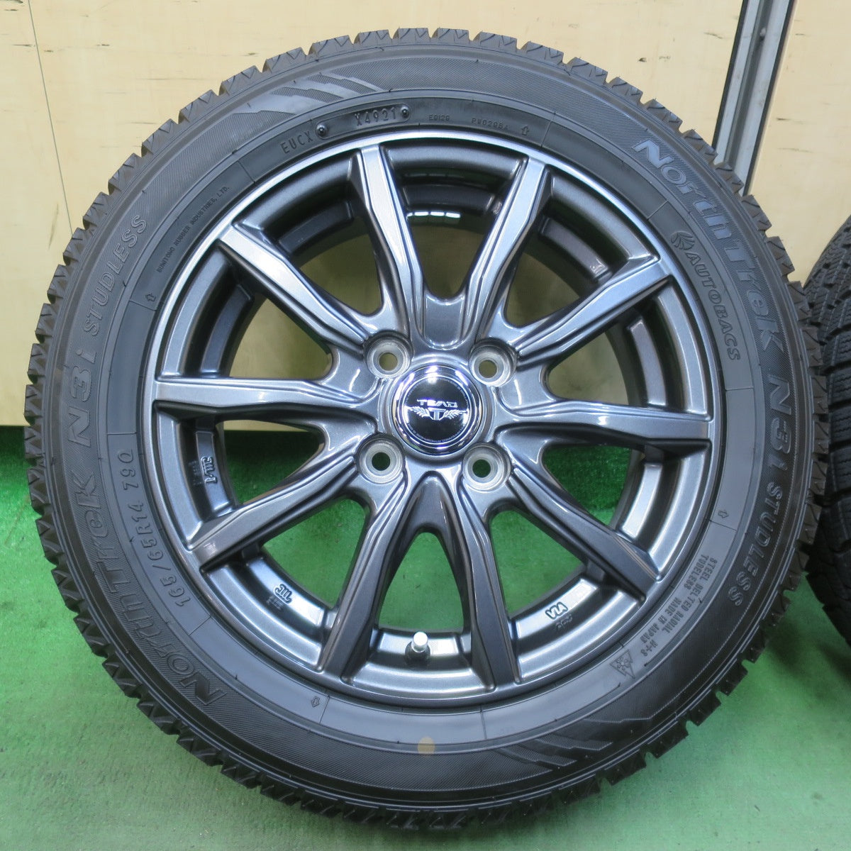 バリ溝！21年！キレイ！ほぼ10分★スタッドレス 165/65R14 オートバックス ノーストレック N3i TEAD テッド 14インチ PCD100/4H★5120608イス
