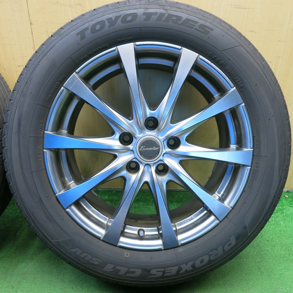 バリ溝！24年！キレイ！9.5分◎215/60R17 トーヨー プロクセス CL1 SUV Exceeder エクシーダー 17インチ PCD114.3/5H◎6092402HAノ