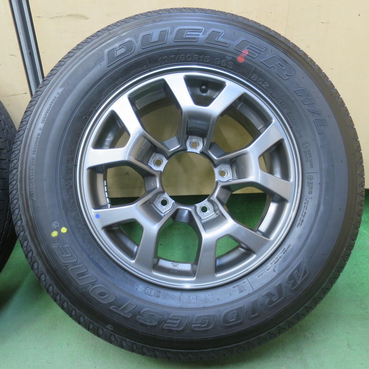 新車外し！25年★スズキ JB74Ｗ ジムニー シエラ 純正 195/80R15 ブリヂストン デューラー H/L 852 15インチ PCD139.7/5H★6052505イノ