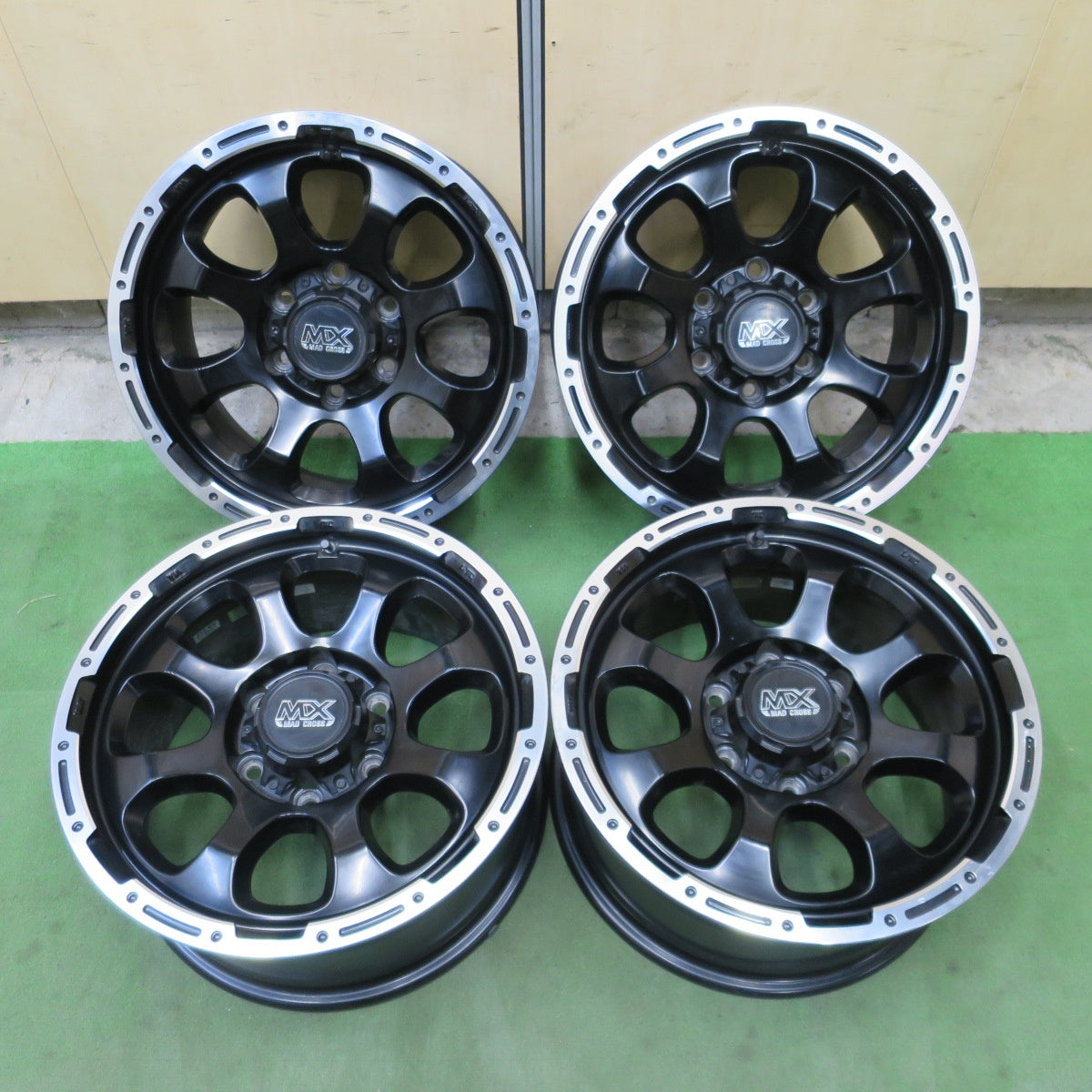 4本価格◎MX MAD CROSS 17インチ ホイール マッドクロス 17×8J PCD139.7/6H◎6081201NGホ