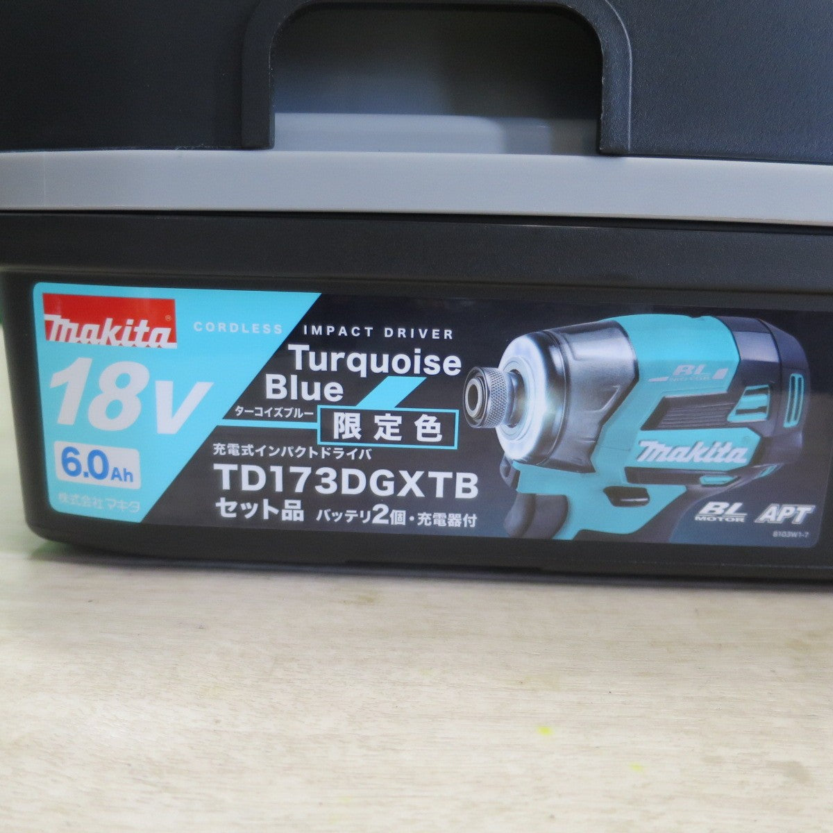 未使用！バッテリー2個☆マキタ 充電式 インパクトドライバ TD173D GXTB 限定色 電動 工具 コードレス 18V makita☆