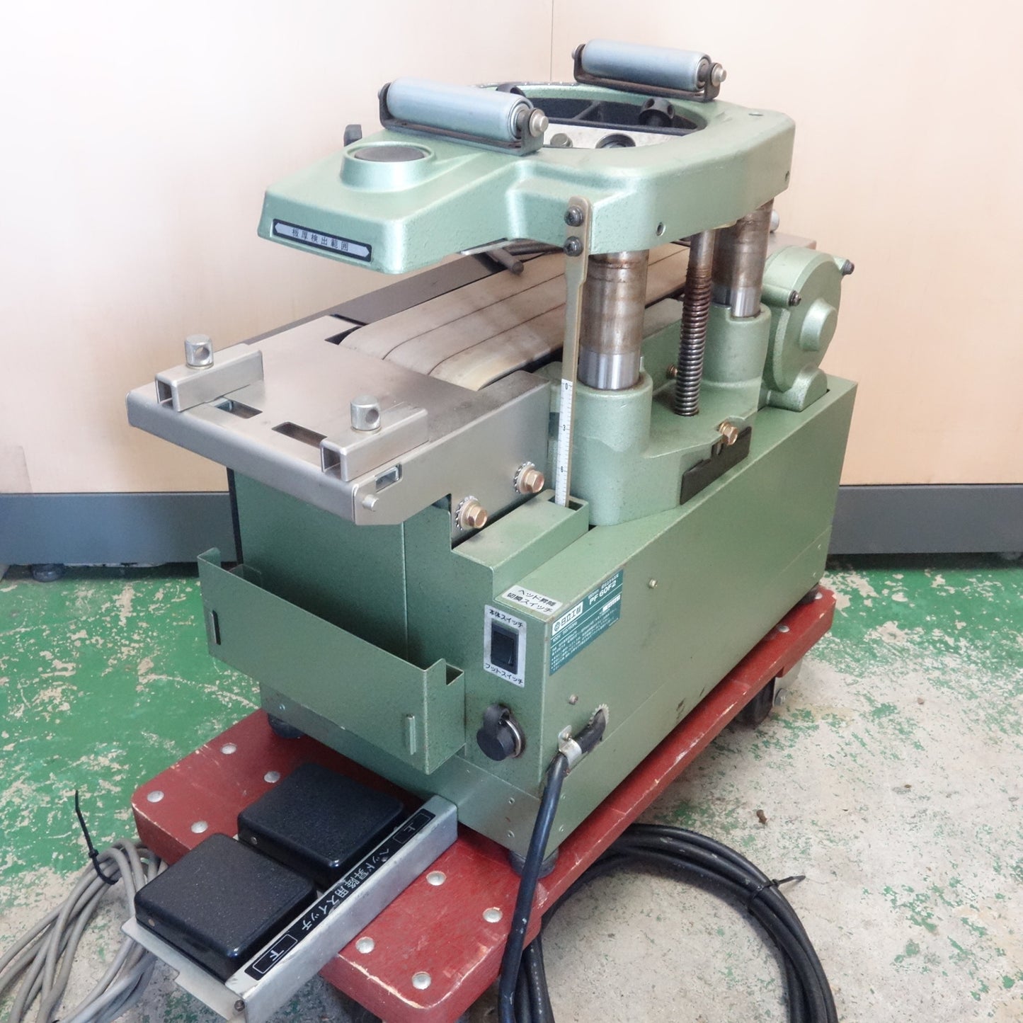 [送料無料] ☆日立工機 180mm ベビー 超仕上 かんな盤 100V PF60F2 HITACHI 電動 工具☆