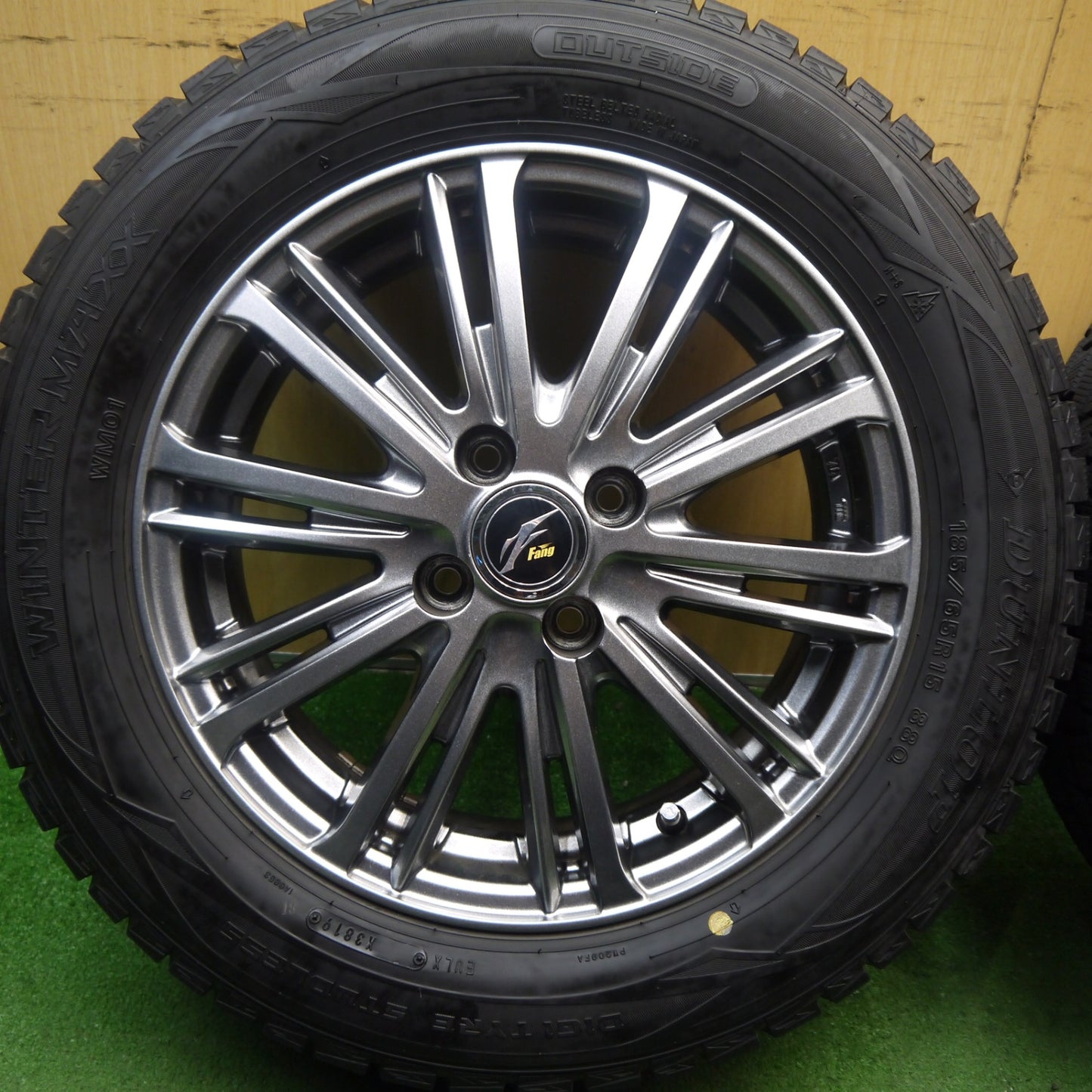 バリ溝！キレイ！9.5分★スタッドレス 185/65R15 ダンロップ ウインターマックス WM01 Fang SINOLION ファング 15インチ PCD100/4H★5071804Hス