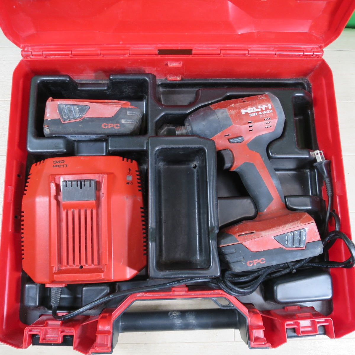 [送料無料] バッテリー2個付き☆HILTI ヒルティ インパクトドライバー SID 4-A22 電動 工具 充電式 DIY コードレス  ②☆