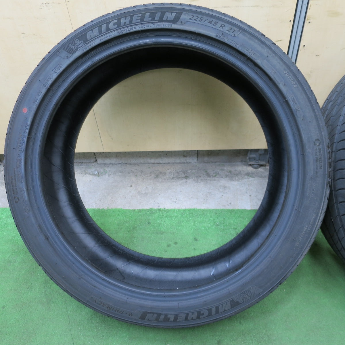 新車外し！25年★225/45R21 ミシュラン e・PRIMACY eプライマシー タイヤ 21インチ クラウン クロスオーバー 等★6031801NGノタ