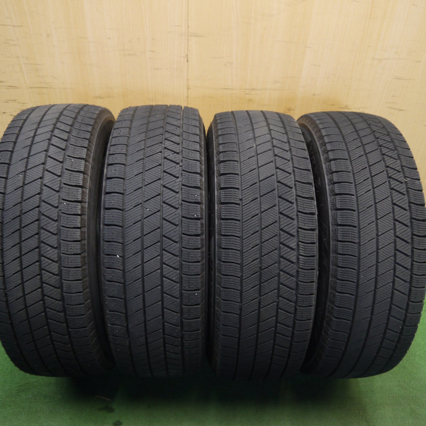 バリ溝！24年！キレイ！9.5分以上◎スタッドレス 215/65R16 ブリヂストン ブリザック VRX3 JOKER ジョーカー 16インチ PCD114.3/5H◎6070102Hス