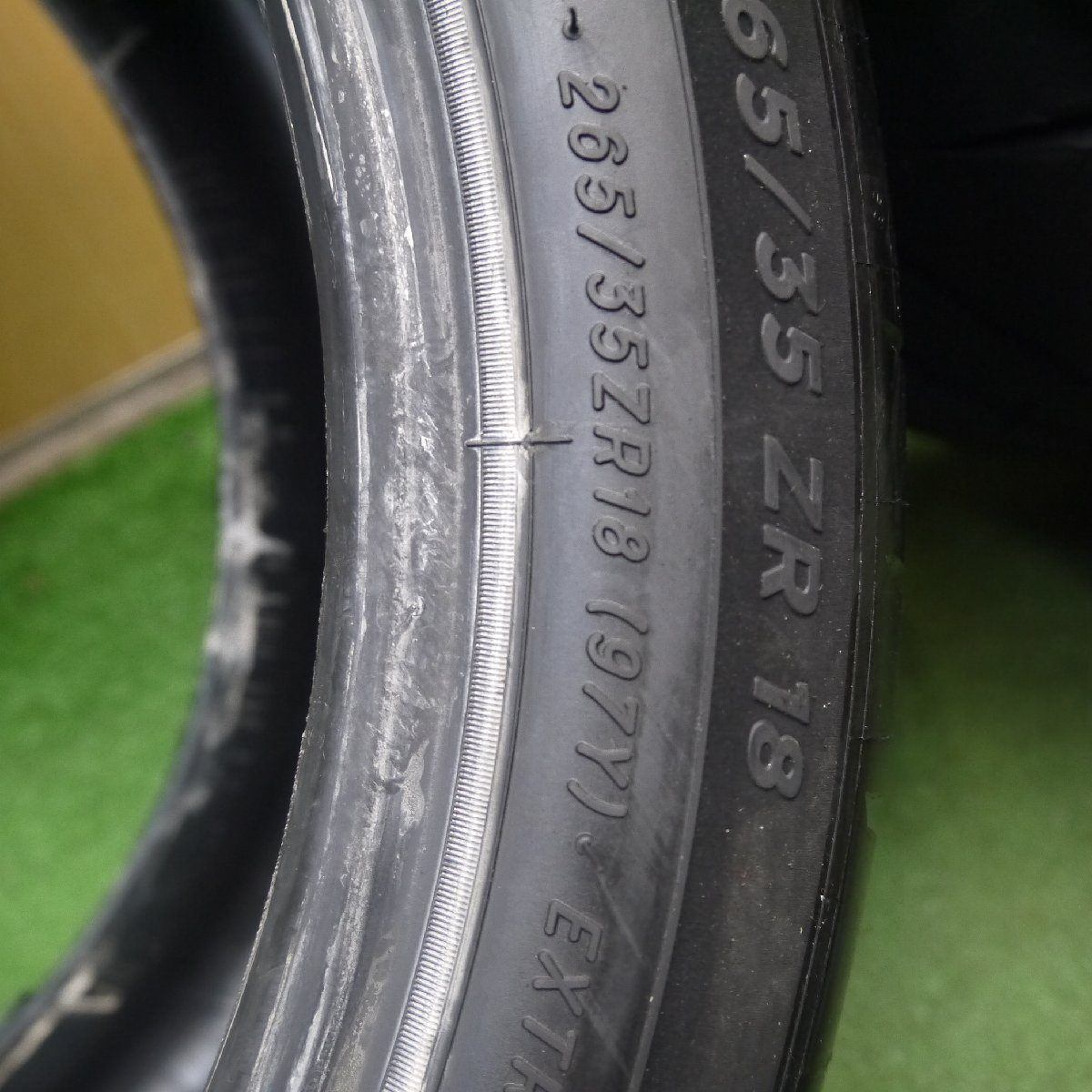 *送料無料* バリ溝！22年！9.5分★235/40R18 265/35R18 ミシュラン パイロット スポーツ CUP2 タイヤ ポルシェ等★3082104Hノタ