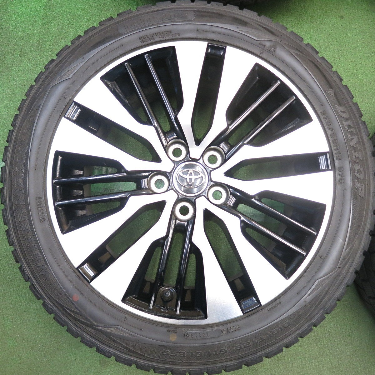 4本価格◎トヨタ 30系 アルファード ヴェルファイア SC ZG パッケージ 純正 235/50R18 スタッドレス ダンロップ ウインターマックス WM01 18インチ PCD114.3/5H◎6101507HAス