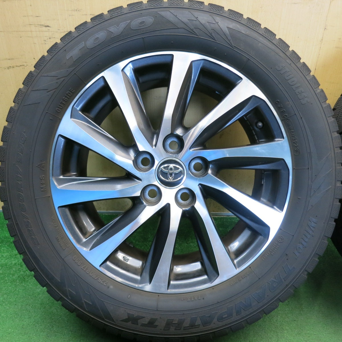 バリ溝！23年！9分◎トヨタ 30系 アルファード ヴェルファイア 純正 225/60R17 スタッドレス トーヨー ウインター トランパス TX 17インチ PCD114.3/5H◎6082307HAス