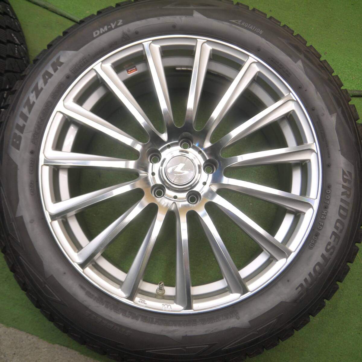 バリ溝！9分★スタッドレス LEONIS FW 235/55R19 ブリヂストン ブリザック DM-V2 レオニス 19インチ PCD114.3/5H★4070305Hス
