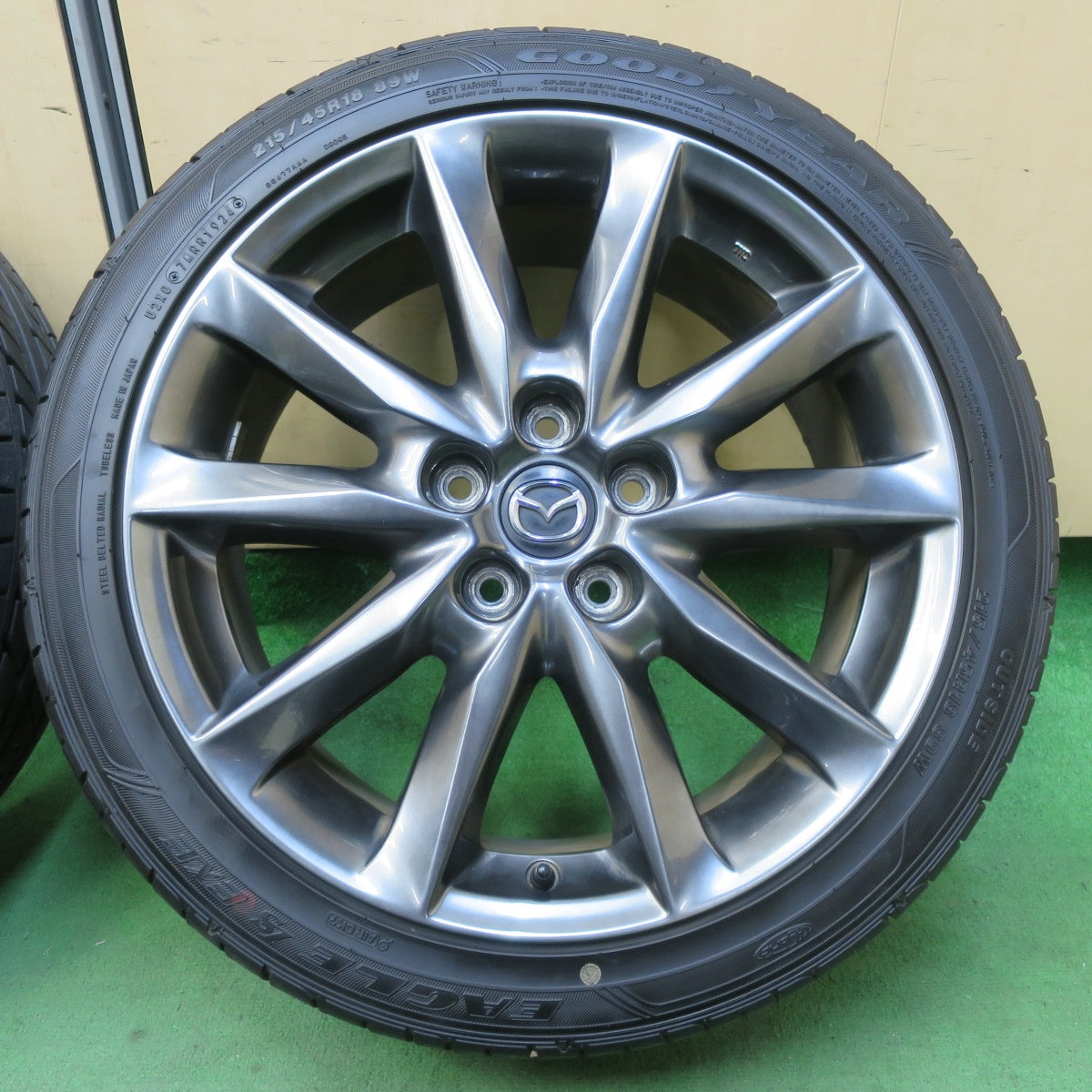 バリ溝！24年！キレイ！9.5分以上★マツダ アクセラ 純正 215/45R18 グッドイヤー イーグル LS EXE 18インチ PCD114.3/5H★5070307イノ