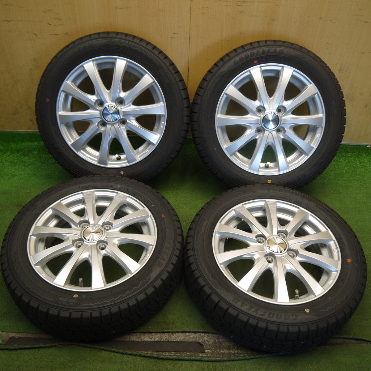 ほぼ未使用！25年！キレイ◎スタッドレス 155/65R14 グッドイヤー アイスナビ8 ravrion RS01 ラブリオン 14インチ PCD100/4H◎6082601Hス