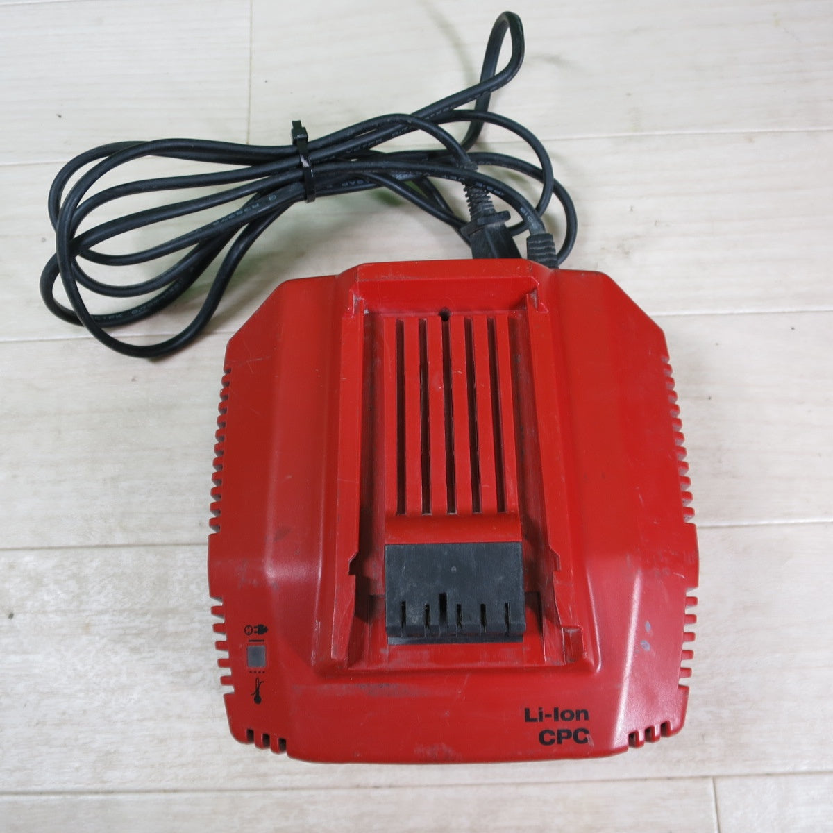 [送料無料] バッテリー2個付☆HILTI ヒルティ 充電式 アングル グラインダー AG125-A22  電動 工具 切断 研削 研摩 研磨 機 コードレス☆
