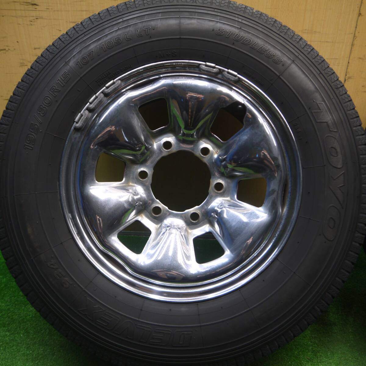 【BS W979 215/70R15 107/105L LT】スタッドレス【トヨタ 100系ハイエース メッキ 純正ホイール 15インチ 6J6HPCD139.7+35】21年　(MTQ664) クレジットカード QRコード決済可能 2026年最新】215 70 15サイズのタイヤ・ホイールセット一覧 - Yahoo