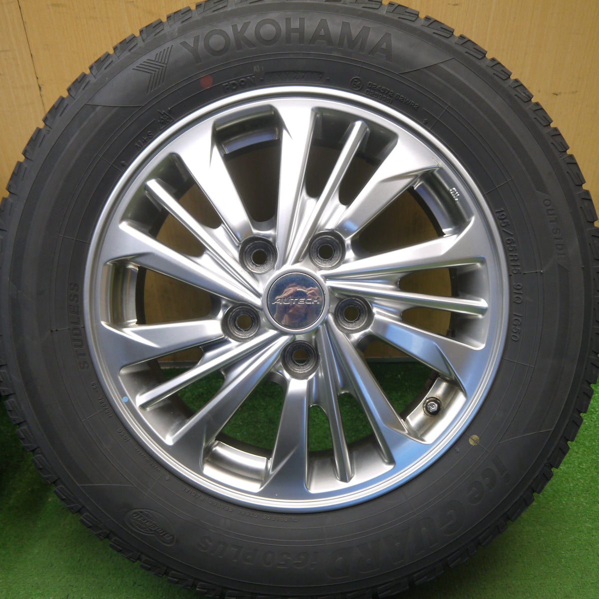 バリ溝！8.5分◎日産 セレナ 純正 AUTECH 195/65R15 スタッドレス ヨコハマ アイスガード iG50 プラス 15インチ PCD114.3/5H◎6090901Hス