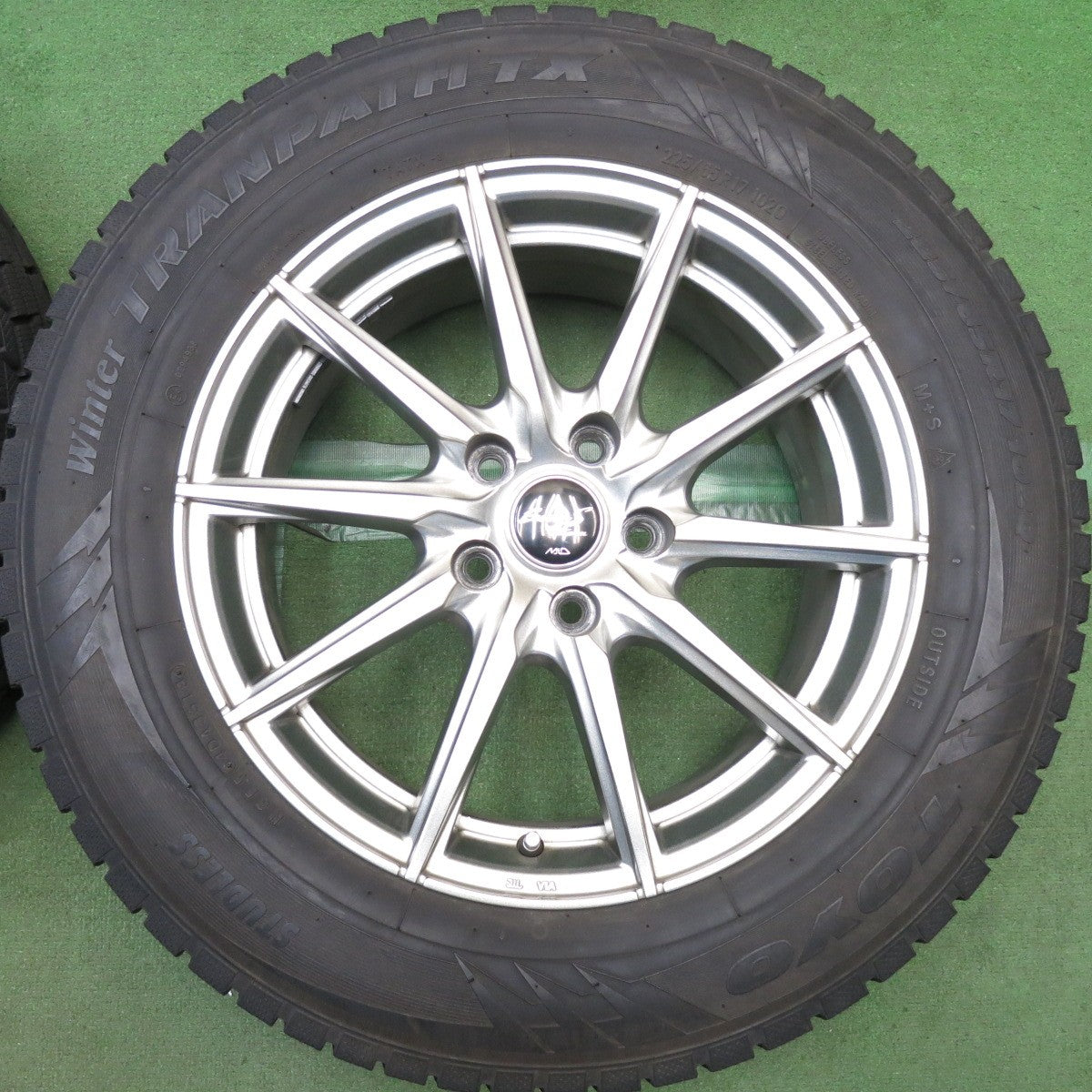 バリ溝！キレイ！9分◎スタッドレス 225/65R17 トーヨー ウインター トランパス TX Euro-S Stream MiD ユーロS 17インチ PCD114.3/5H◎6100401HAス