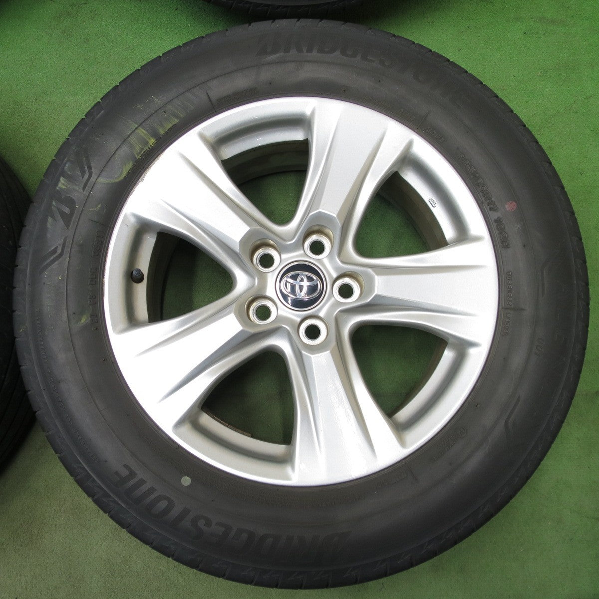 4本価格◎トヨタ 80系 ハリアー 純正 225/65R17 ブリヂストン アレンザ 001 17インチ PCD114.3/5H◎6100601NGノ