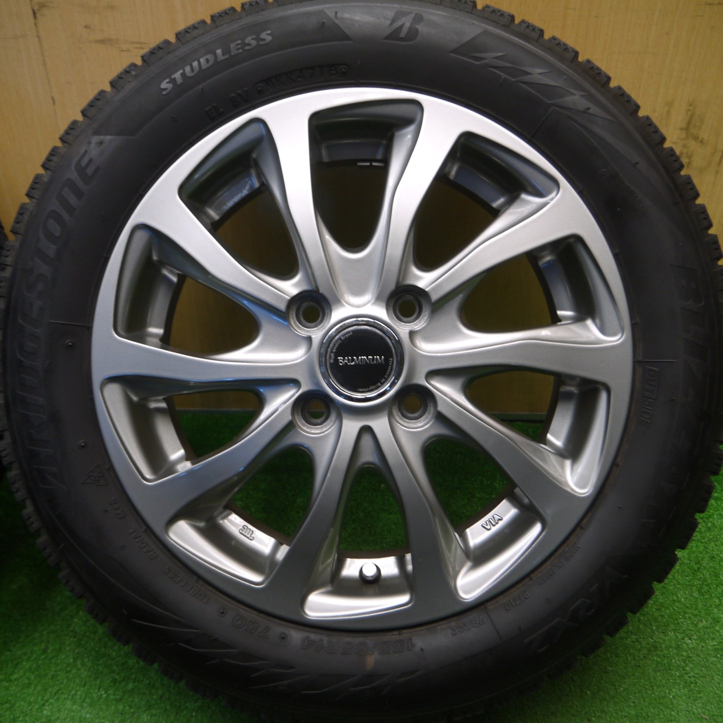 [送料無料] キレイ★スタッドレス 155/65R14 ブリヂストン ブリザック VRX2 BALMINUM バルミナ 14インチ PCD100/4H★4111806Hス